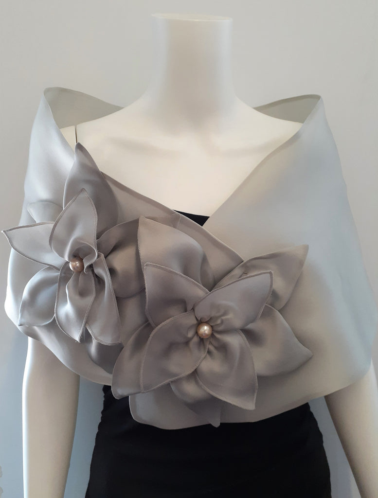 Wrap with two Flowers